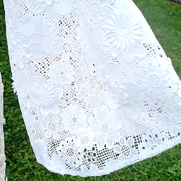 Resort White Lace Dress With Floral Applique - Picture 5 of 9